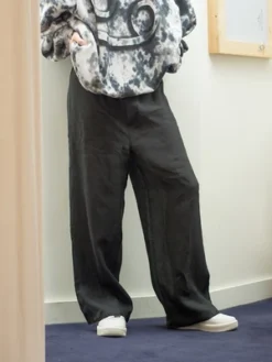 BaserangeDomond Linen Trousers - Black