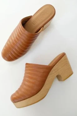 BeklinaRibbed Clog - Dry Clay