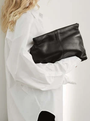FlatteredBlack Clay Clutch