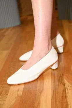 MartinianoHigh Glove Pump - White