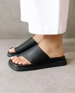 AlohasToe Ring Flop - Black